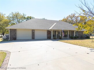 719 E Adams Ave, Midland, AR 72945
