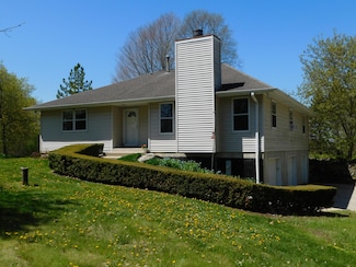 2131 Cold Springs Rd, Saukville, WI 53080