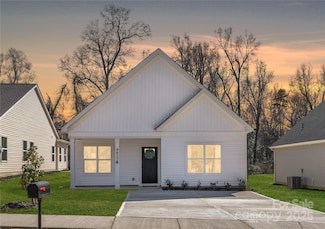 4911 Victoria Ave, Charlotte, NC 28269