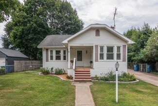 1318 Parchmount Ave, Kalamazoo, MI 49004
