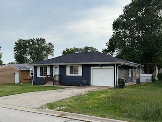 1314 N East End Ave, Round Lake Beach, IL 60073