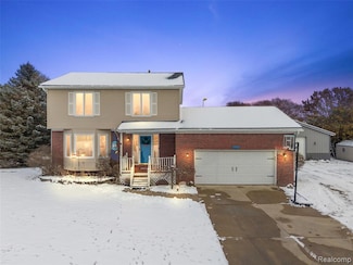 3373 Glover Rd, Almont, MI 48003