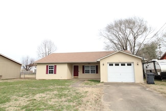 1174 Schatten St, Oak Grove, KY 42262