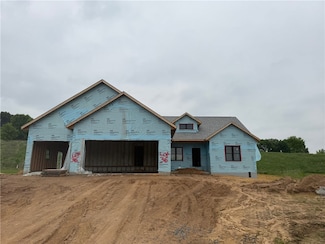 E5215 Queen's Dr, Eleva, WI 54738
