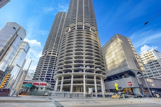 300 N State St Unit 4512, Chicago, IL 60654