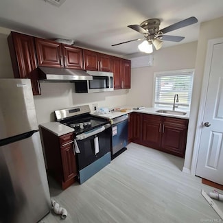 72 Oakmont Ave, Selden, NY 11784