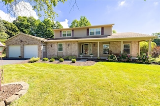 22 Littlewood Ln E, Rochester, NY 14625