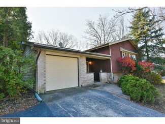 704 Mourning Dove Rd, Norristown, PA 19403