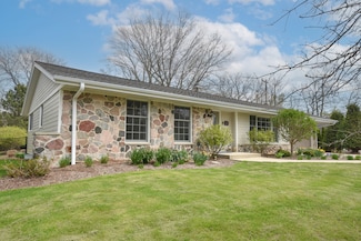 6800 N Reynard Rd, Milwaukee, WI 53217
