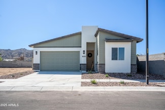 909 E Desert Ln, Phoenix, AZ 85042