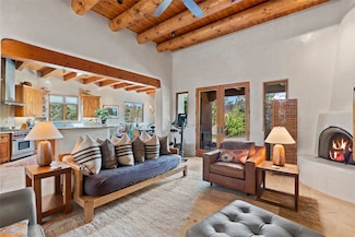 557 Valle Chamiso Ln, Santa Fe, NM 87505