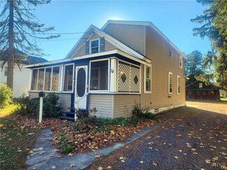 74 Syracuse St, Baldwinsville, NY 13027