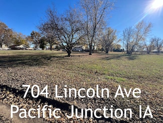 704 Lincoln Ave, Pacific Junction, IA 51561