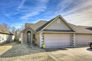 2206 Benjamin Dr, Carthage, MO 64836