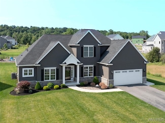 36 Fieldstream Ln, Lancaster, NY 14086