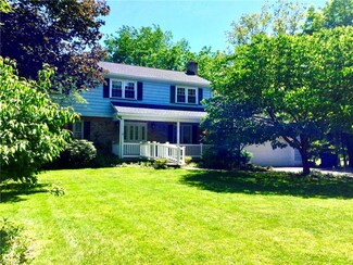 11 Norwick Dr, Youngstown, OH 44505