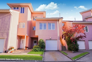 46 Harbour Ct Unit 46, Staten Island, NY 10308