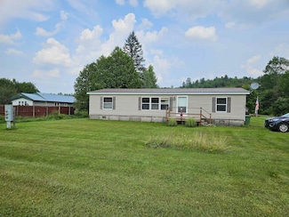 29 Anair Dr, Hardwick, VT 05843