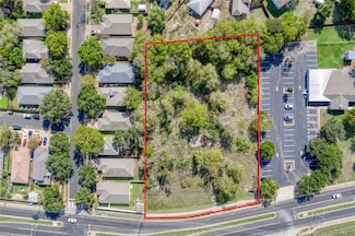 911 & 915 W Dittmar Rd, Austin, TX 78745