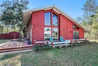 377 W Lakeview Dr, Wewahitchka, FL 32465