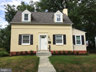 4306 30th St, Mount Rainier, MD 20712