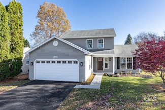 350 Pearson Cir, Naperville, IL 60563