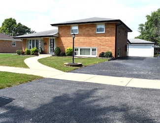 6432 W 83rd Place, Burbank, IL 60459
