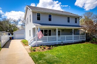 4815 Dillon St, Saint Paul, MN 55110
