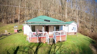 82 Hillside Dr, Forest Hills, KY 41527