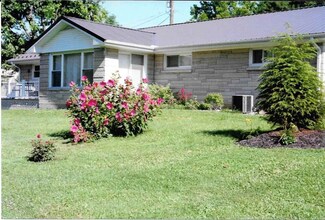225 W Post St, Bloomfield, IN 47424