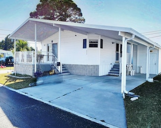 370 53rd Ave N Unit 690, Saint Petersburg, FL 33703