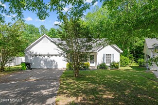 523 Jimmies Creek Dr, New Bern, NC 28562