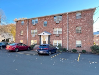 2 Colonial Village Dr Unit 4, Arlington, MA 02474