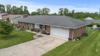 1049 Brentwood Dr, Russell, KY 41169
