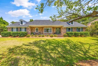 404 Pinecrest Dr, Myrtle Beach, SC 29572