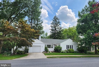 2621 Lincoln St, Camp Hill, PA 17011