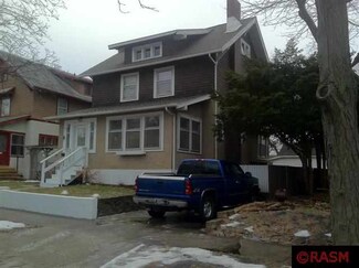 212 Marshall St, Mankato, MN 56001