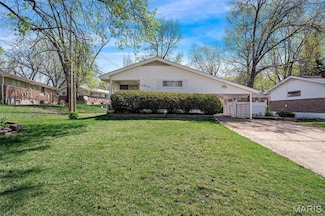 9932 Ashmont Dr, Saint Louis, MO 63136