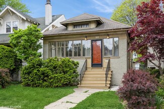 533 Clarence Ave, Oak Park, IL 60304