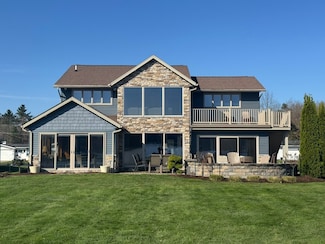 10698 Baneberry Ln, Conneaut Lake, PA 16316