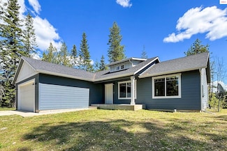 1279 Gypsy Bay Rd, Sagle, ID 83860