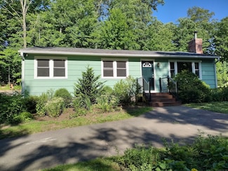 4 Newsome Rd, Oxford, CT 06478
