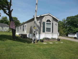 7 Hawkes Ave, Eastport, ME 04631