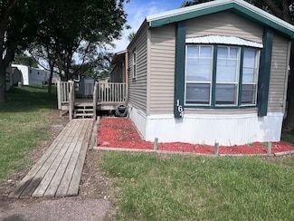 1401 S Main St, Mitchell, SD 57301