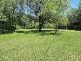 411 Stadium Ln, van, TX 75790