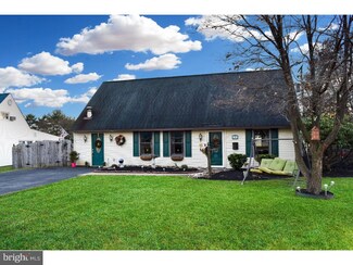 26 Canal Rd, Levittown, PA 19057