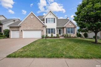5121 Lockwood Dr, Bettendorf, IA 52722