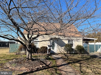 69 Ovington Ave, Edison, NJ 08817