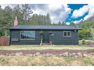 88182 Chestnut St, Mapleton, OR 97453