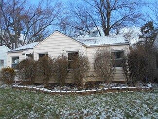 2027 N Green Rd, Cleveland, OH 44121